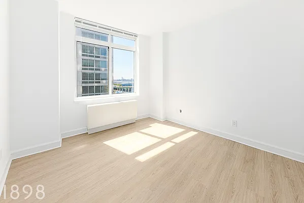 Rented by A&E Real Estate Management | media 18