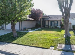 1025 Blue Bonnet Dr, Newman, CA 95360