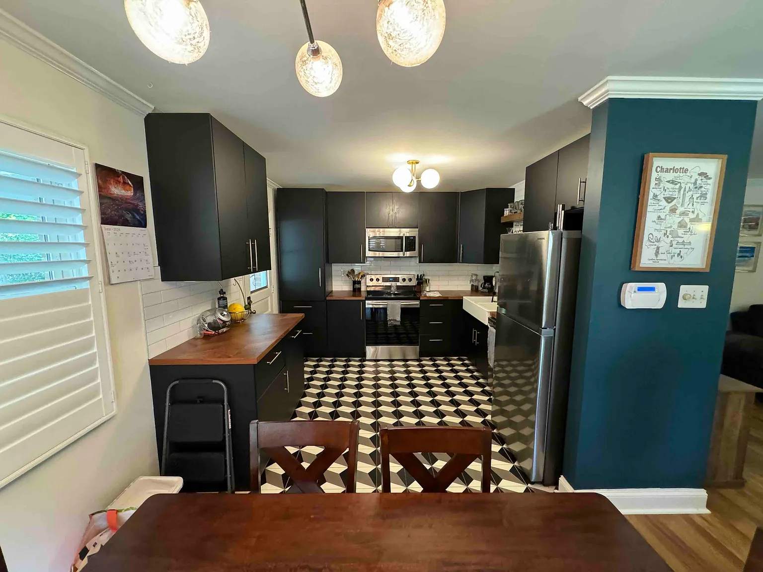 3 bed, 1050 sqft, $1,975 — Photo 4