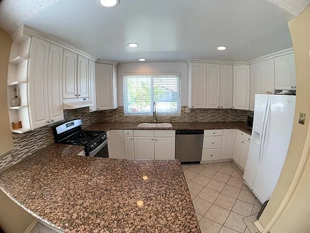 4550 N Ashtree St — Photo 17