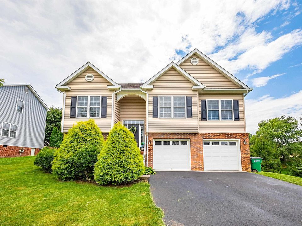 1st image of 225 Meadow Dr