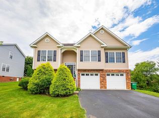 225 Meadow Dr, Christiansburg, VA 24073