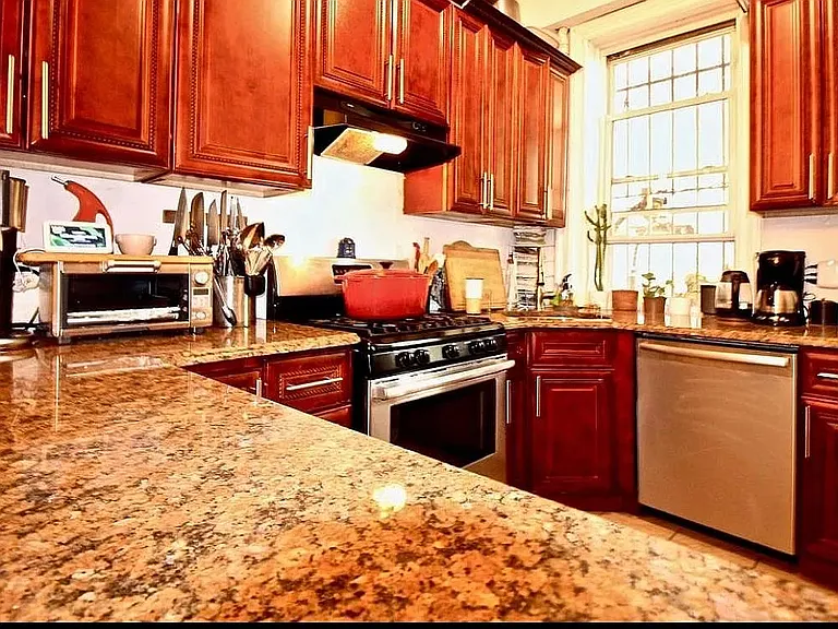 612 President St #1 — Photo 3