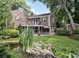 32 Marion Ave, Merrick, NY 11566