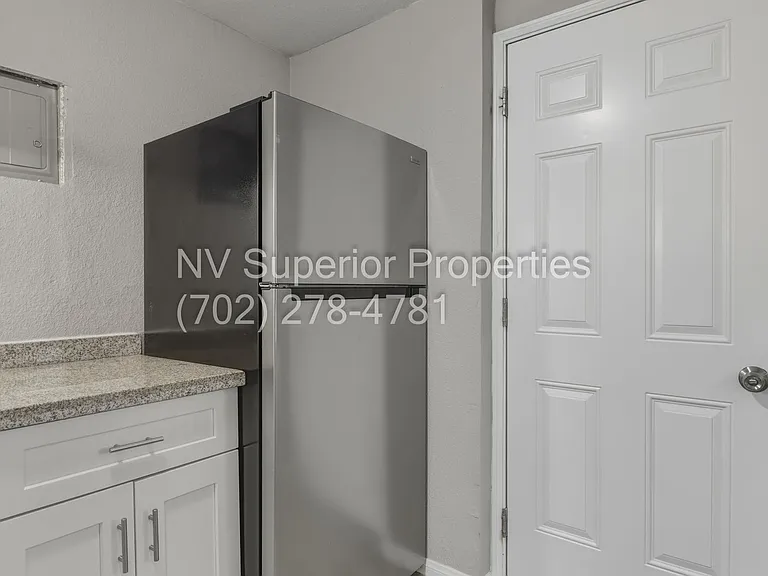 1301 E Ogden Ave #E — Photo 10