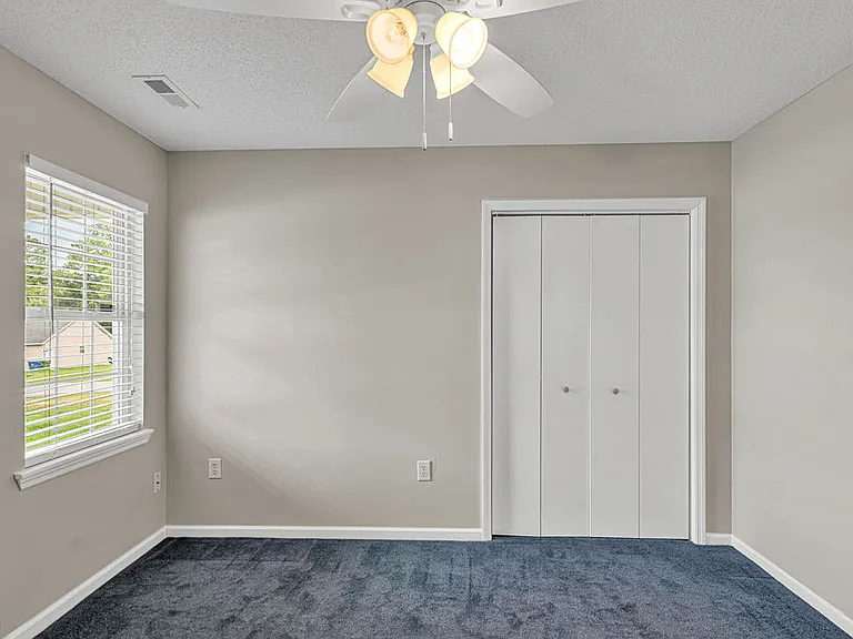 201 Ross Ct — Photo 21