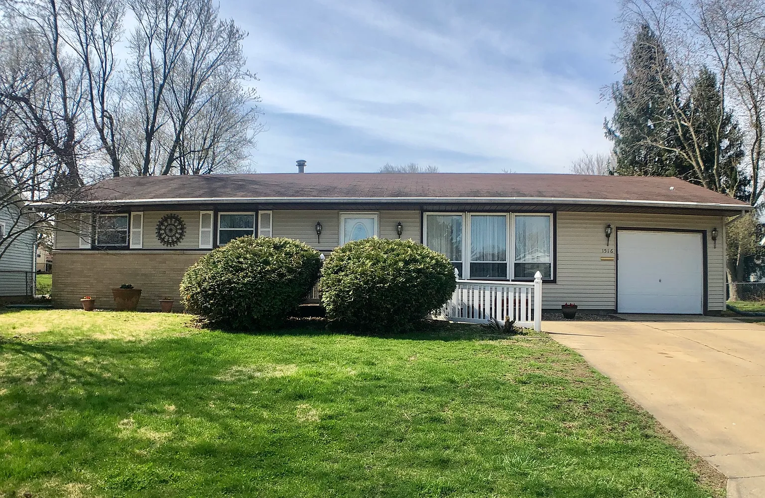 1516 Marcia Dr photo 1