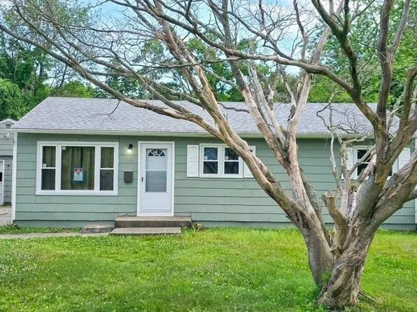 90 E Lakeland Street, Bay Shore, NY 11706