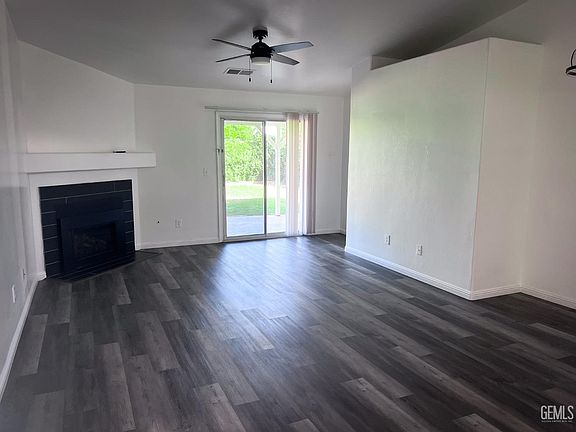 3rd image of 3126 Silverlake Dr