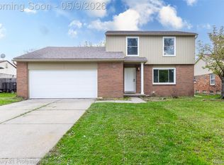 3091 Heritage Dr, Troy, MI 48083