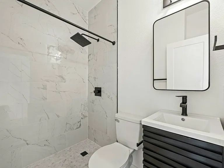 726 Arthur St #102 — Photo 12