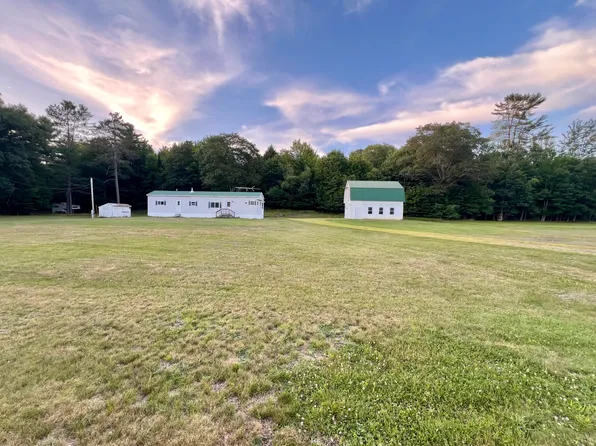 27 Plains Road, Oxford, ME 04270