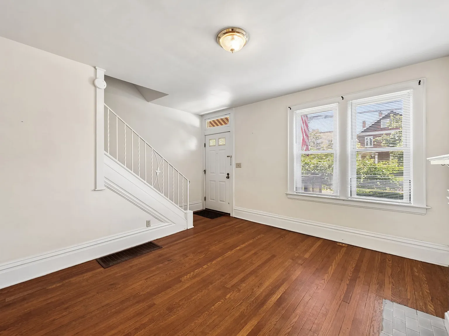 2 bed, 1200 sqft, $1,850 — Photo 3