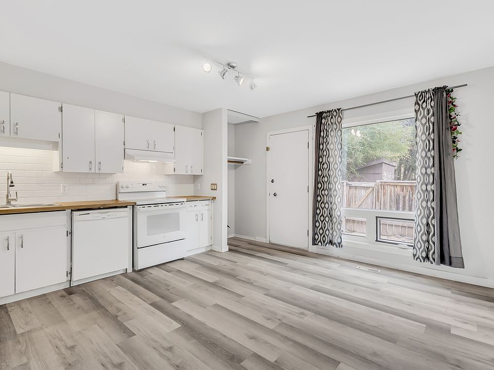 1st image of 24 Taft Cres