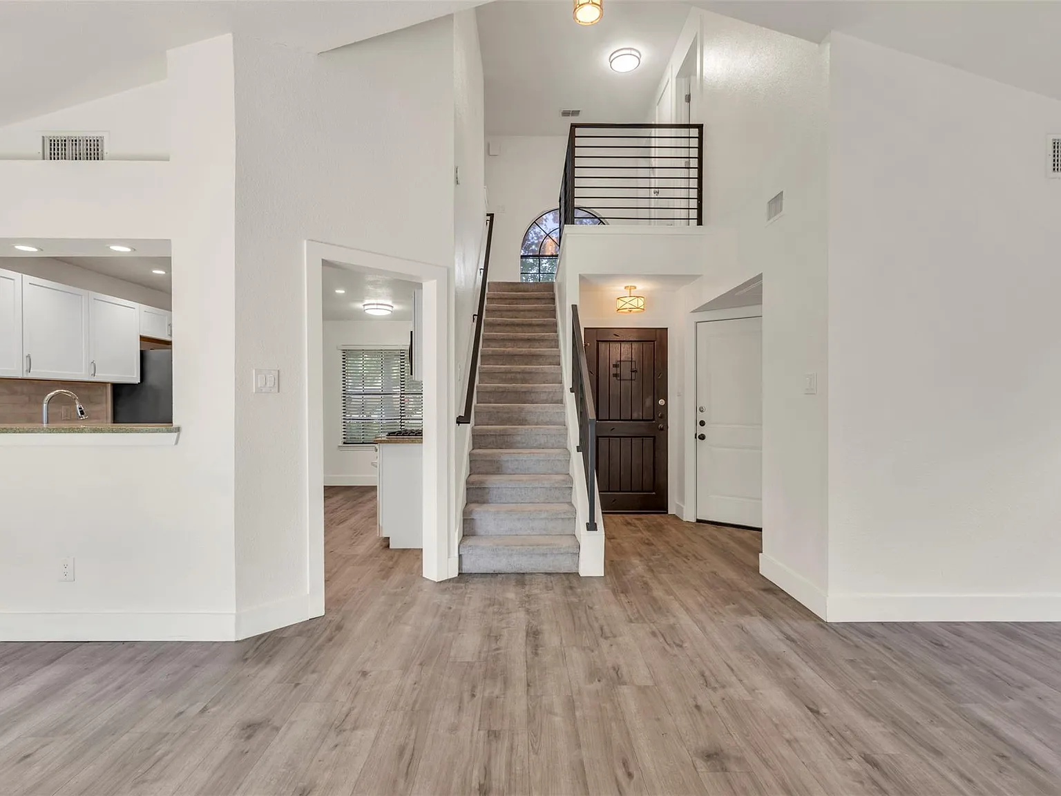 3 bed, 2.5 bath, 1625 sqft, $2,200 — Photo 3
