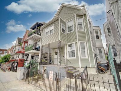 113 Grant Ave, Jersey City, NJ, 07305