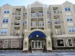 9202 Ravenscroft Rd, Clifton, NJ 07013