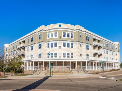 114200 Hundertmark Rd UNIT 211, Chaska, MN, 55318