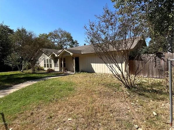 5424 Caroline Dr, Bryan, TX 77807