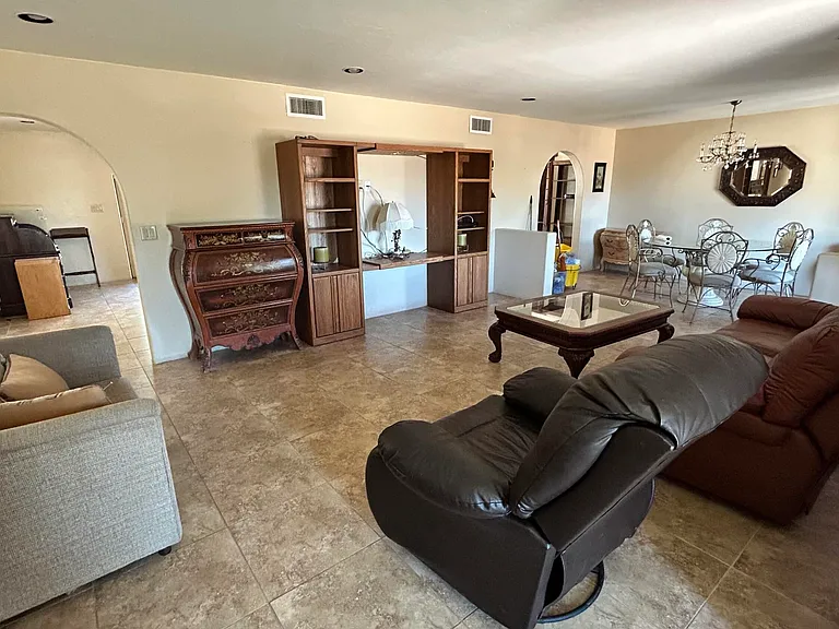 7220 E Sweetwater Ave — Photo 2
