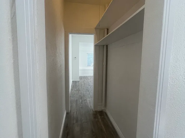 129 W 61st St #1/2 — Photo 4