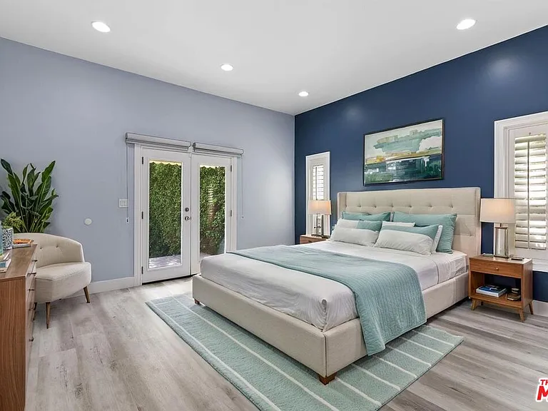 1112 S Highland Ave — Photo 13