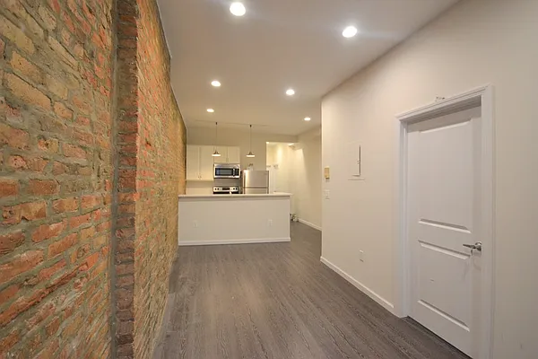 Rented by Bold New York | media 23