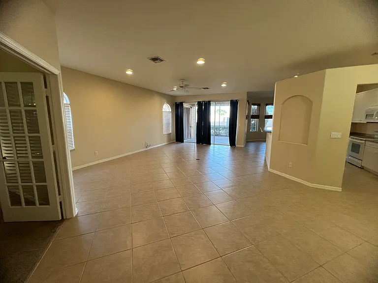 13988 Village Creek Dr — Photo 3
