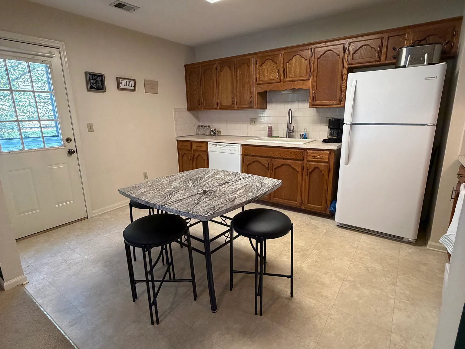 2 bed, 800 sqft, $1,800 — Photo 4