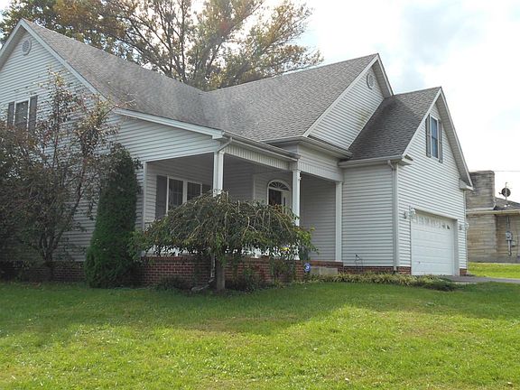 3rd image of 806 Maplewood Dr
