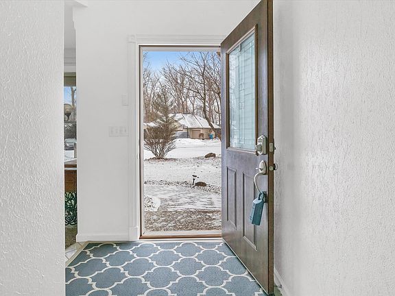3rd image of 53156 Beech Grove Dr