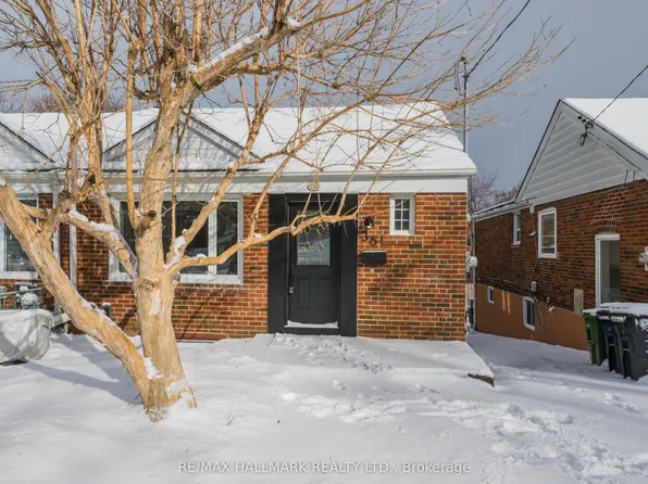 36 Winston Ave, Toronto, ON M1N 1W3