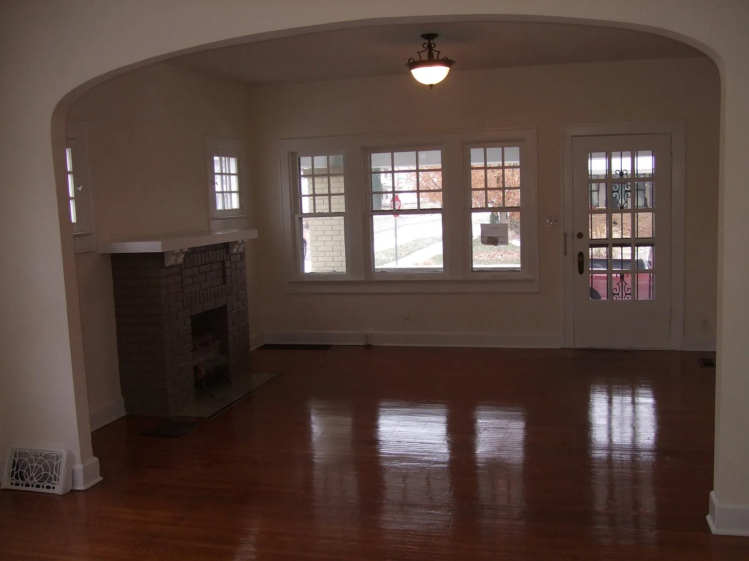 4852 Carrollton Ave — Photo 4