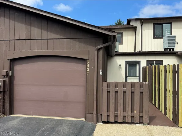 3527 Villa Casa Ct, Brunswick, OH 44212
