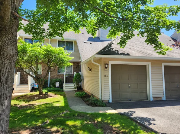 165 Foxboro Drive #165, Newington, CT 06111