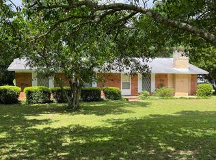 3693 NE Airport Rd, Crestview, FL 32539