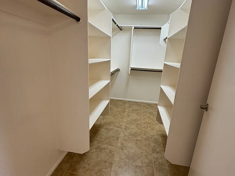 7815 S Wild Primrose Ave — Photo 10
