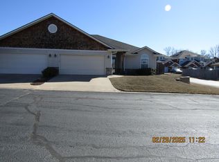 505 NW Fairway Villa Dr, Lawton, OK 73505