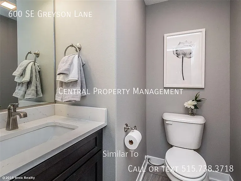 600 SE Greyson Ln — Photo 10