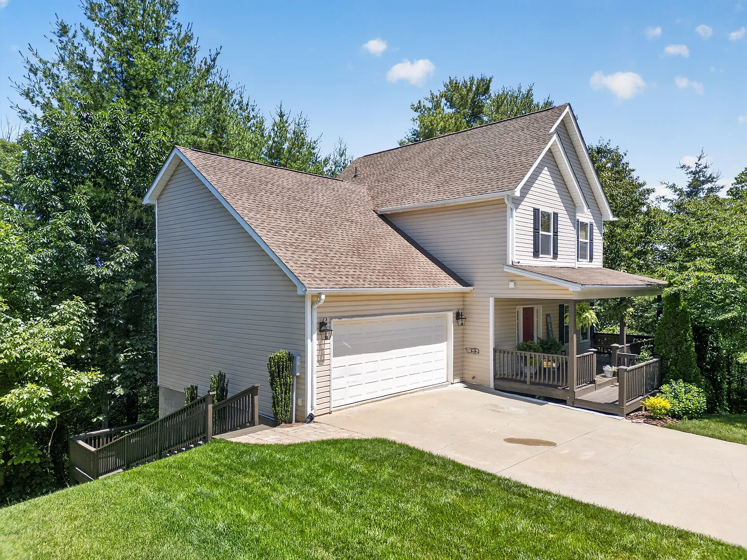 4 bed, 2.5 bath, 1750 sqft, $3,000 — Photo 4