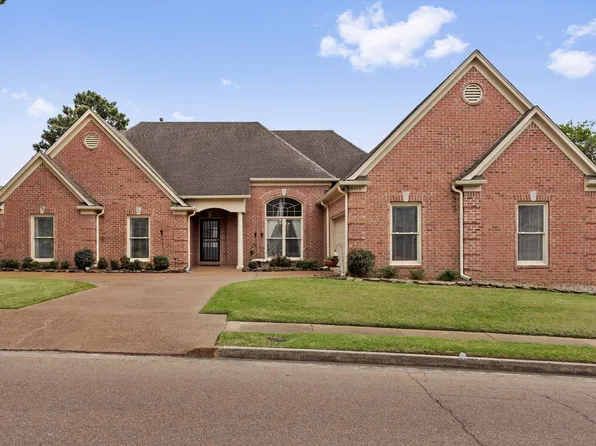 8955 River Pine Dr, Cordova, TN 38016