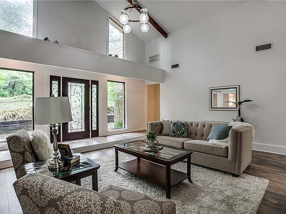 3rd image of 1335 Jungle Dr