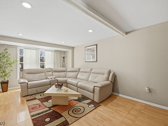 4th image of 39-41 Woodland Rd