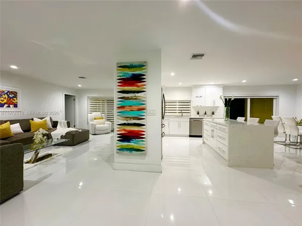 9230 SW 68th St, Miami, FL 33173