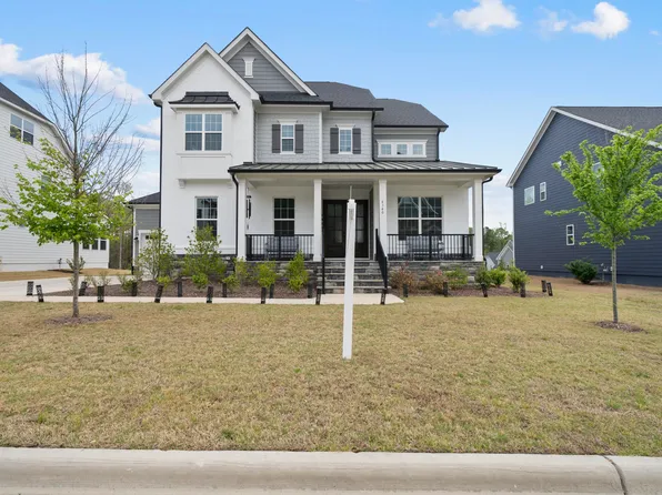 4340 Dominion Crest Dr, Apex, NC 27523