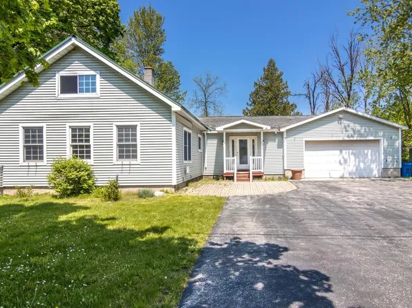 10506 Main St, Honor, MI 49640