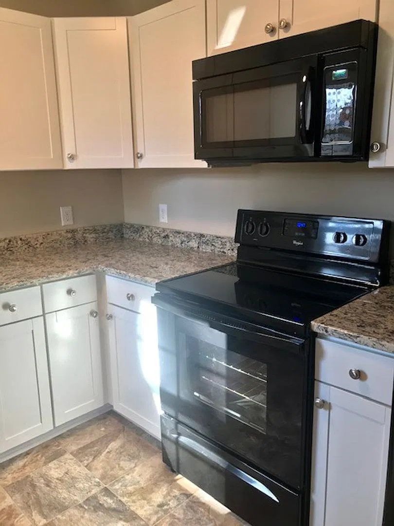Updated three bedroom rancher in Highland Springs! Available in November — Photo 4