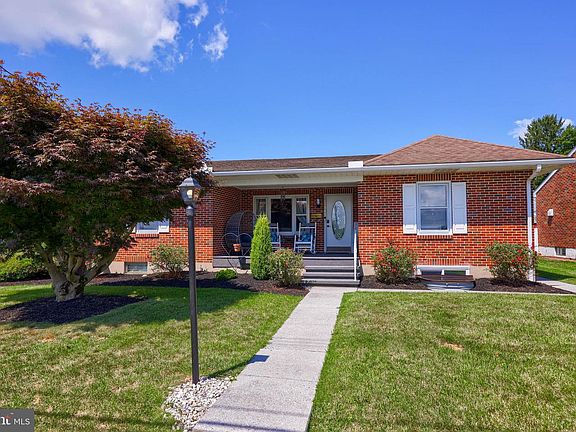 2nd image of 345 W Carpenter Ave