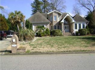 1252 Course View Cir, Virginia Beach, VA 23455