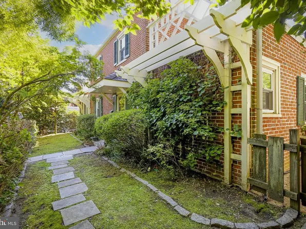 155 Rex Ave, Philadelphia, PA 19118